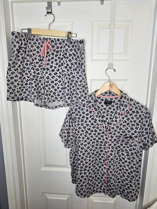 kate spade Other - kate spade Gray Floral Print Shorts Pajama Set Pink Accents Summer Pajamas XL